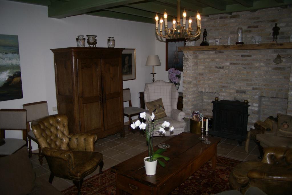 Gastenverblijf De Voute Hotel Alveringem Luaran gambar